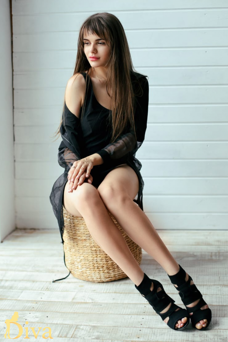 brunette-alizee-r16973912889286-0005.jpeg