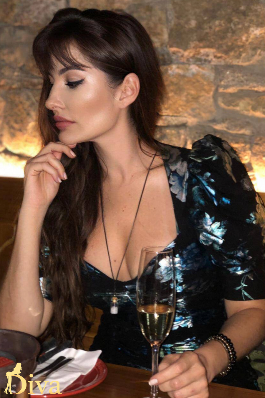 brunette-imperial-wharf-west-brompton-earls-court-fulham-broadway-lamberta-r17451612629353-0001.jpg