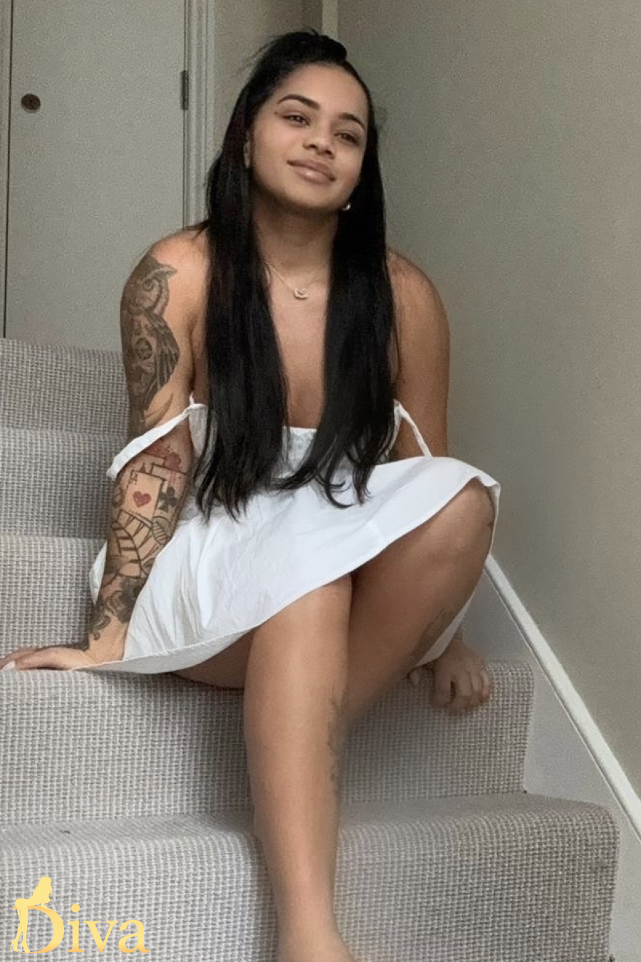 brunette-oxford-circus-great-portland-street-goodge-street-bond-street-situla-r17241823044250-0001.jpg