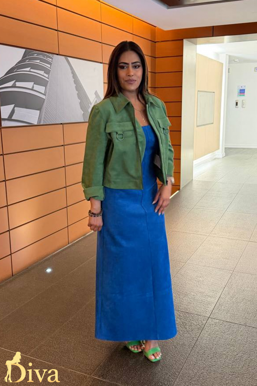 brunette-paddington-edgware-road-warwick-avenue-nandini-r17809930942565-0001.jpg