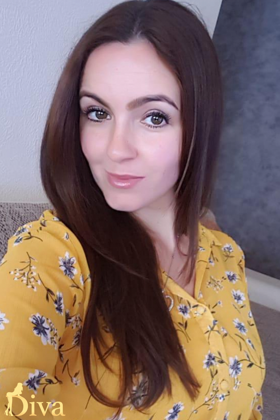 brunette-gloucester-road-earls-court-high-street-kensington-clementine-r16974512081332-0002.jpg
