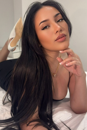 brunette-gloucester-road-south-kensington-earls-court-high-street-kensington-insta-r17788633086856-0002.jpg
