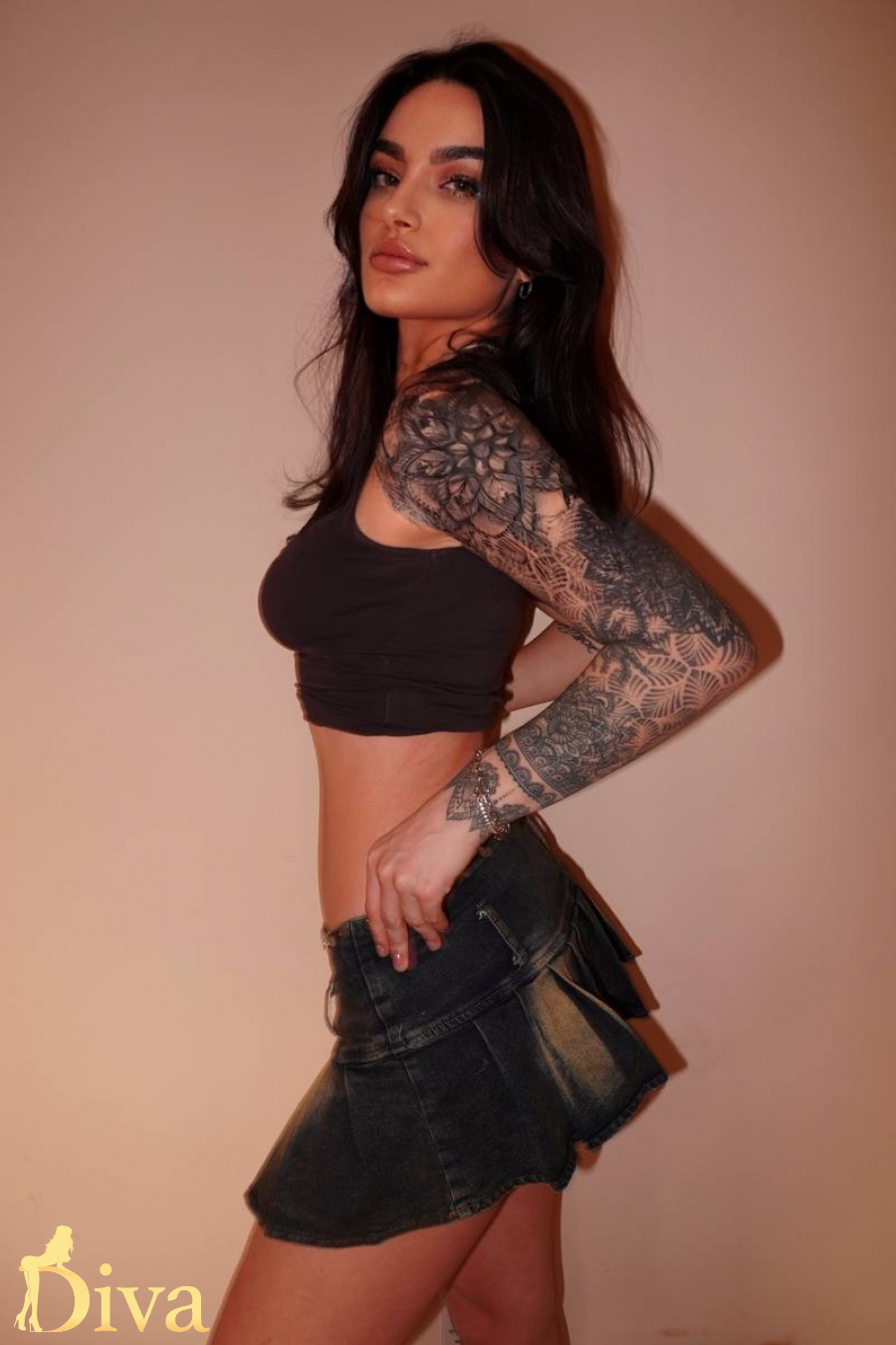 brunette-sloane-square-macy-r17582900110751-0001.jpeg