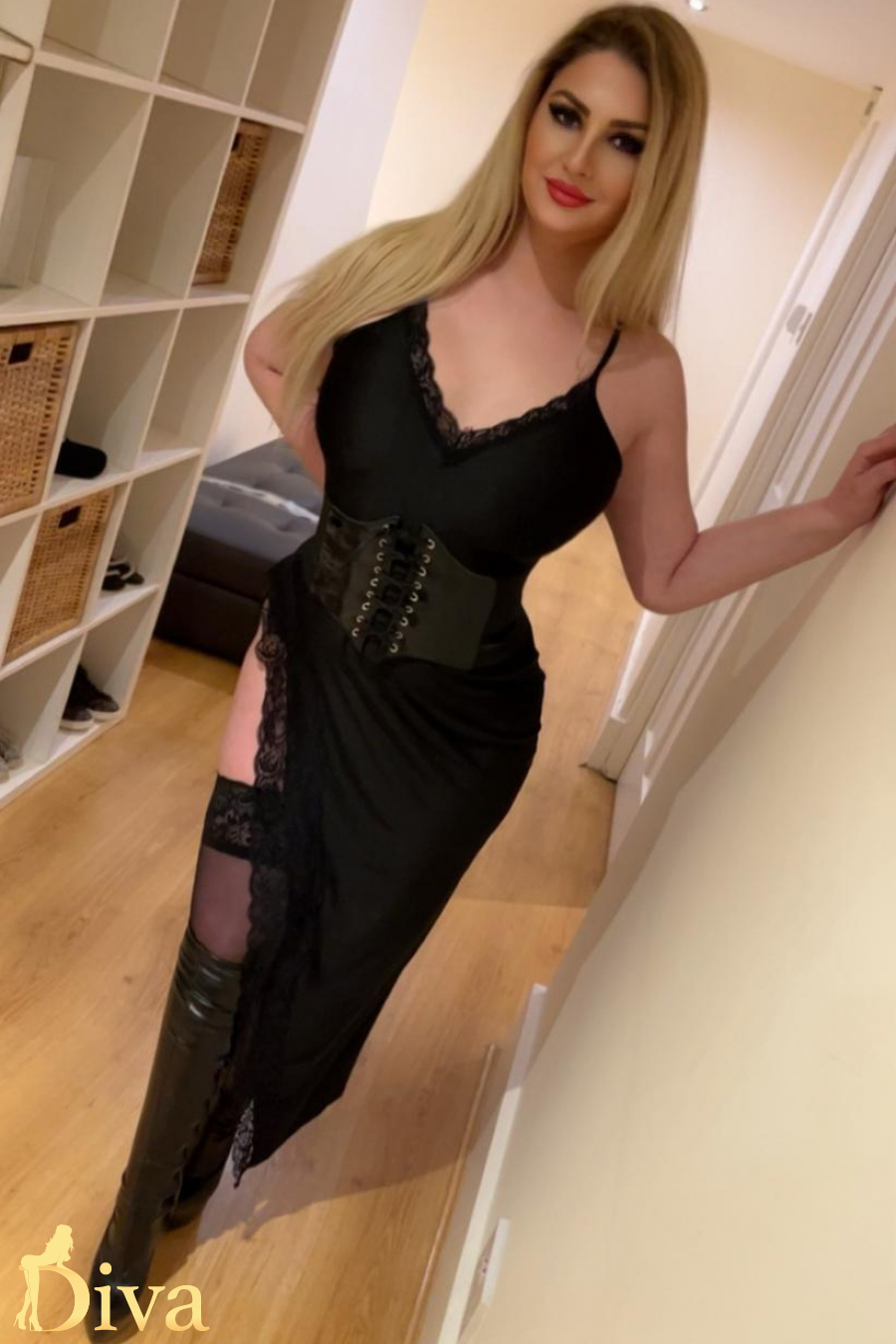 blonde-posy-r16972968938044-0002.jpg