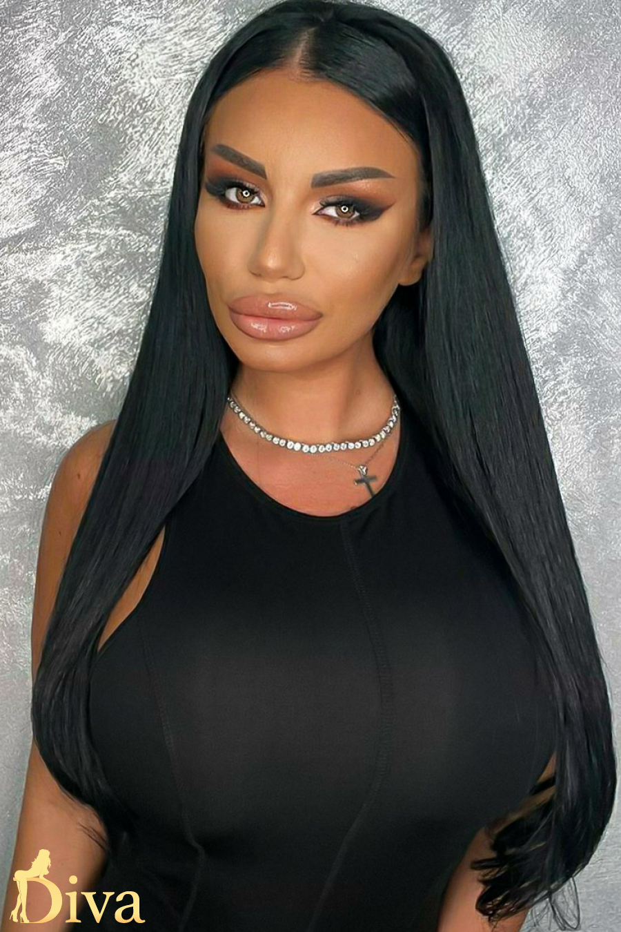 brunette-dubai-haifa-r16973835230313-0002.jpg