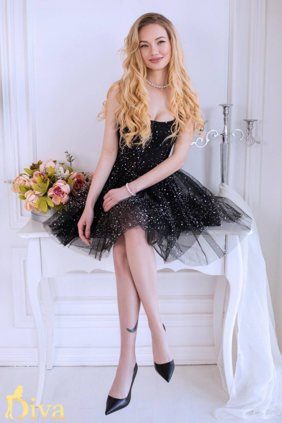 blonde-knightsbridge-sloane-square-hyde-park-corner-minnie-r17763602112166-0004.jpg