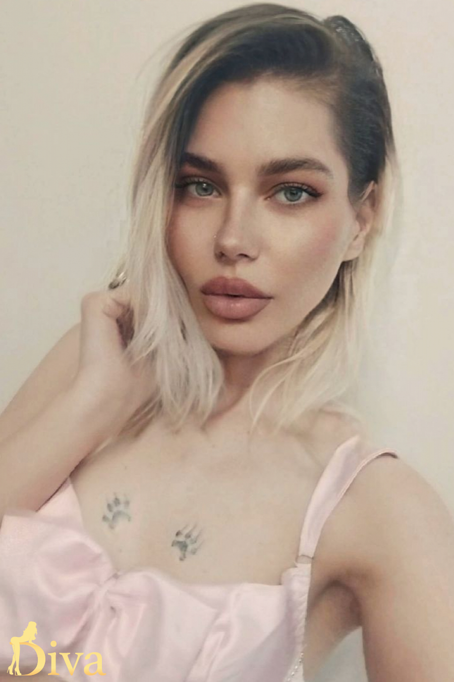 blonde-crocus-r17063685392913-0002.jpg