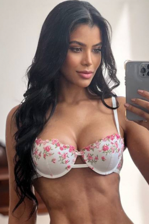 brunette-marylebone-edgware-road-baker-street-branda-r17639993102489-0002.jpg