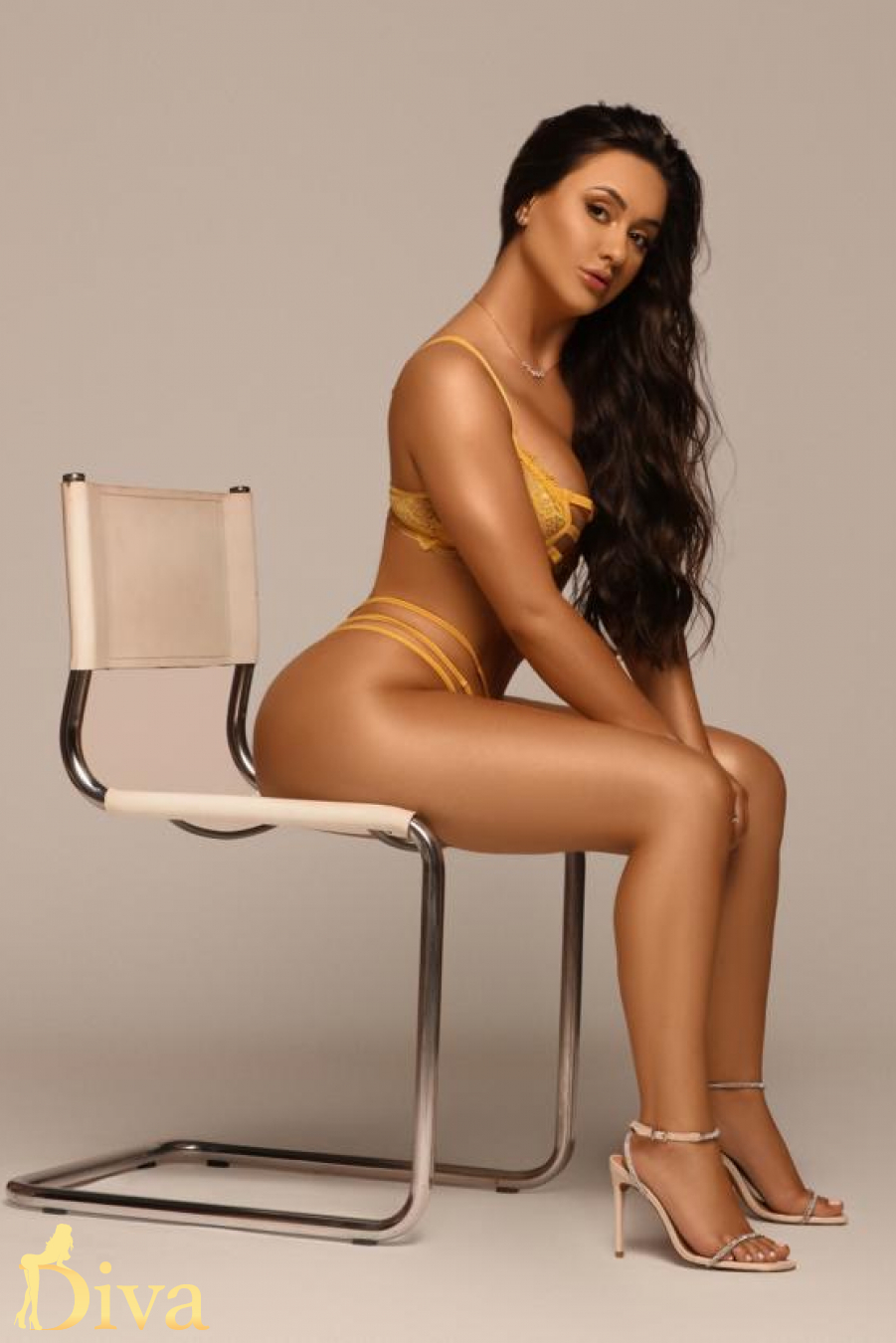 brunette-vauxhall-finetta-r17543882361631-0001.jpeg
