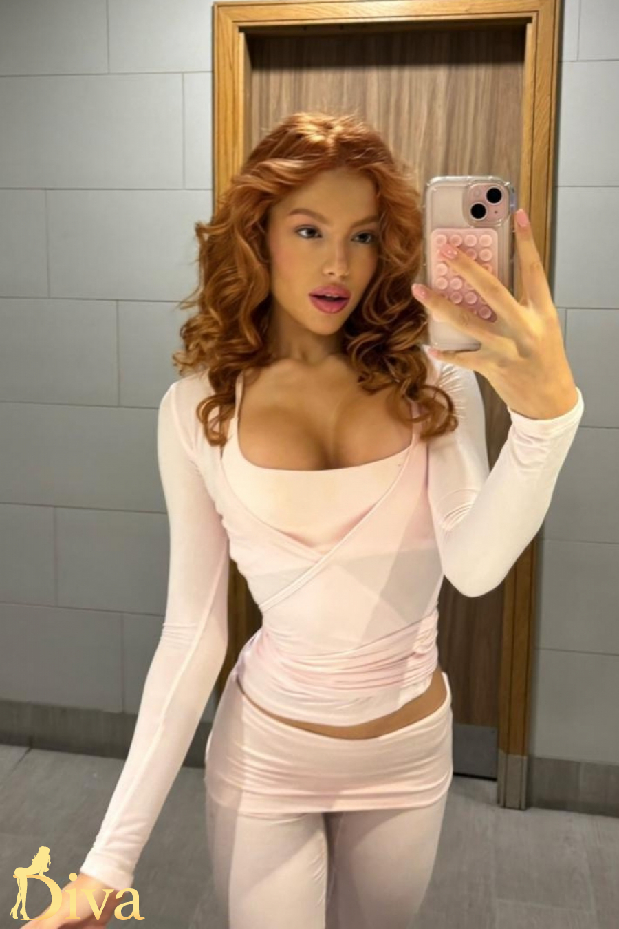 redhead-south-kensington-almendra-r17613982200260-0002.jpeg
