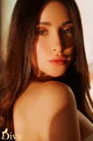 brunette-kensington-olympia-west-kensington-barons-court-hora-r17331411062367-0001.jpeg