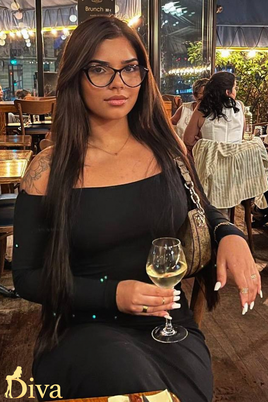 brunette-acton-town-bravia-r17674668086966-0002.jpg