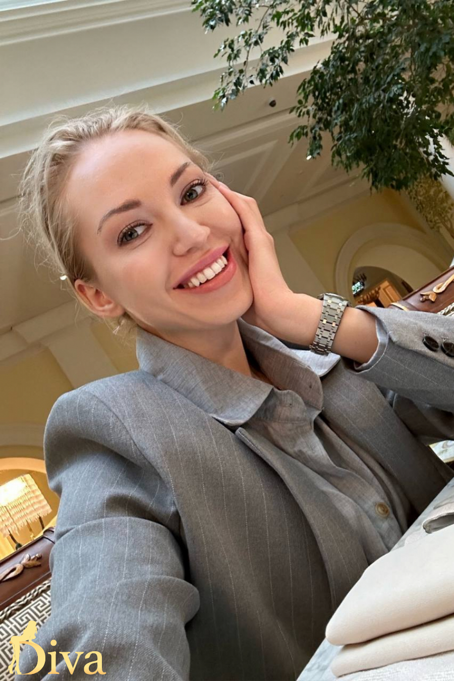 blonde-earls-court-gloucester-road-west-brompton-silver-r17764432168716-0001.jpg