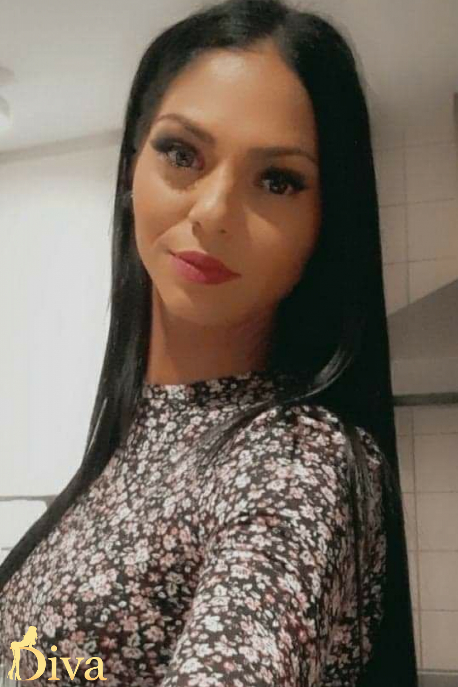 brunette-marble-arch-edgware-road-paddington-lancaster-gate-preffy-r16973284181428-0002.jpg