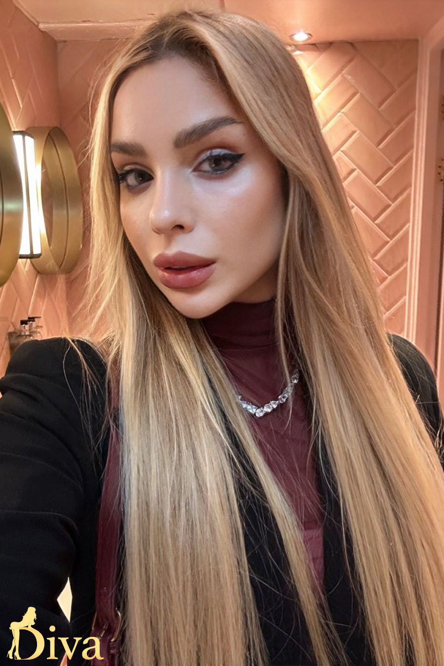 blonde-west-kensington-earls-court-kensington-olympia-leocadia-r17583730455843-0002.jpg
