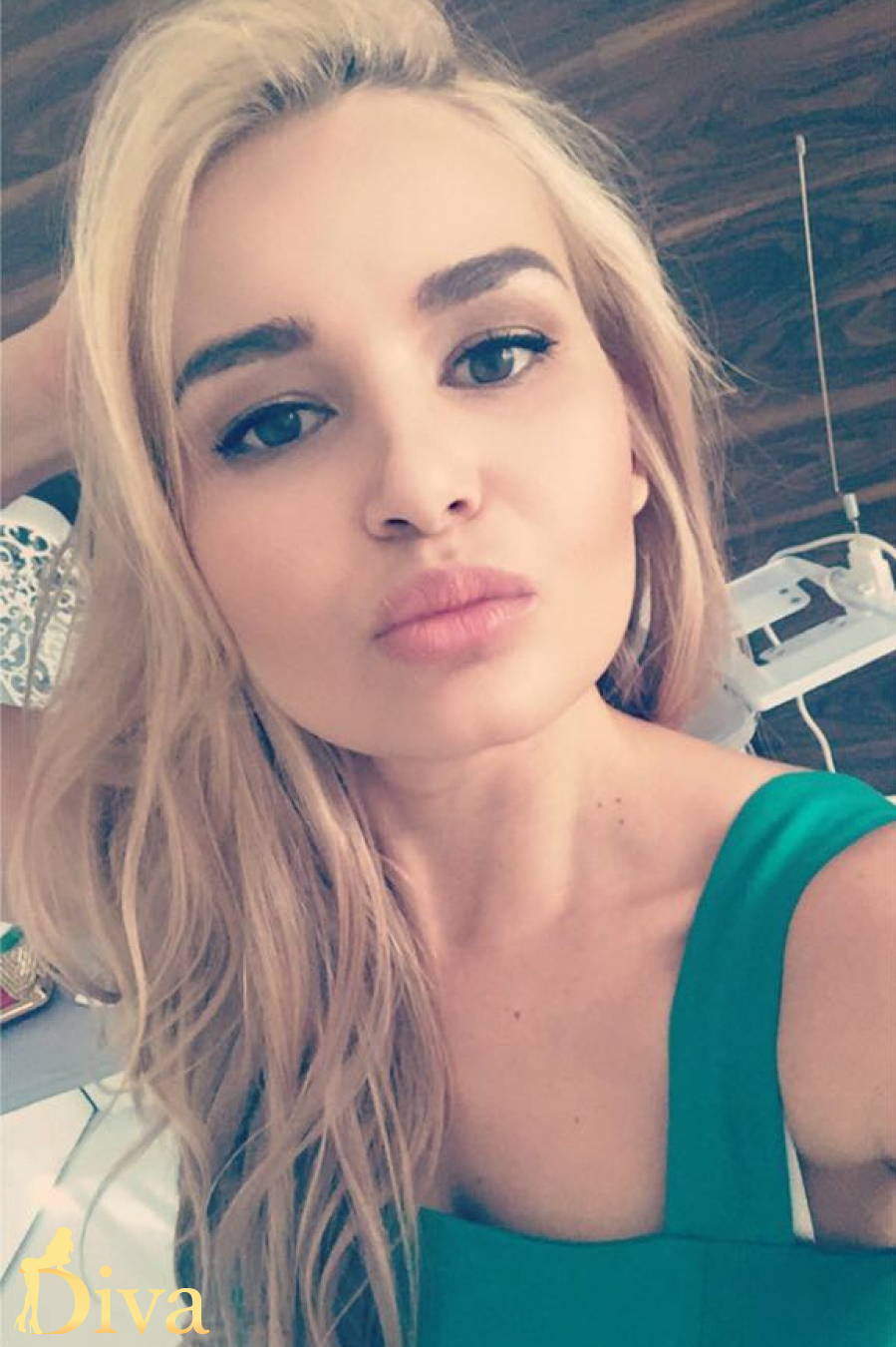 blonde-r16975601722029-0044.jpg