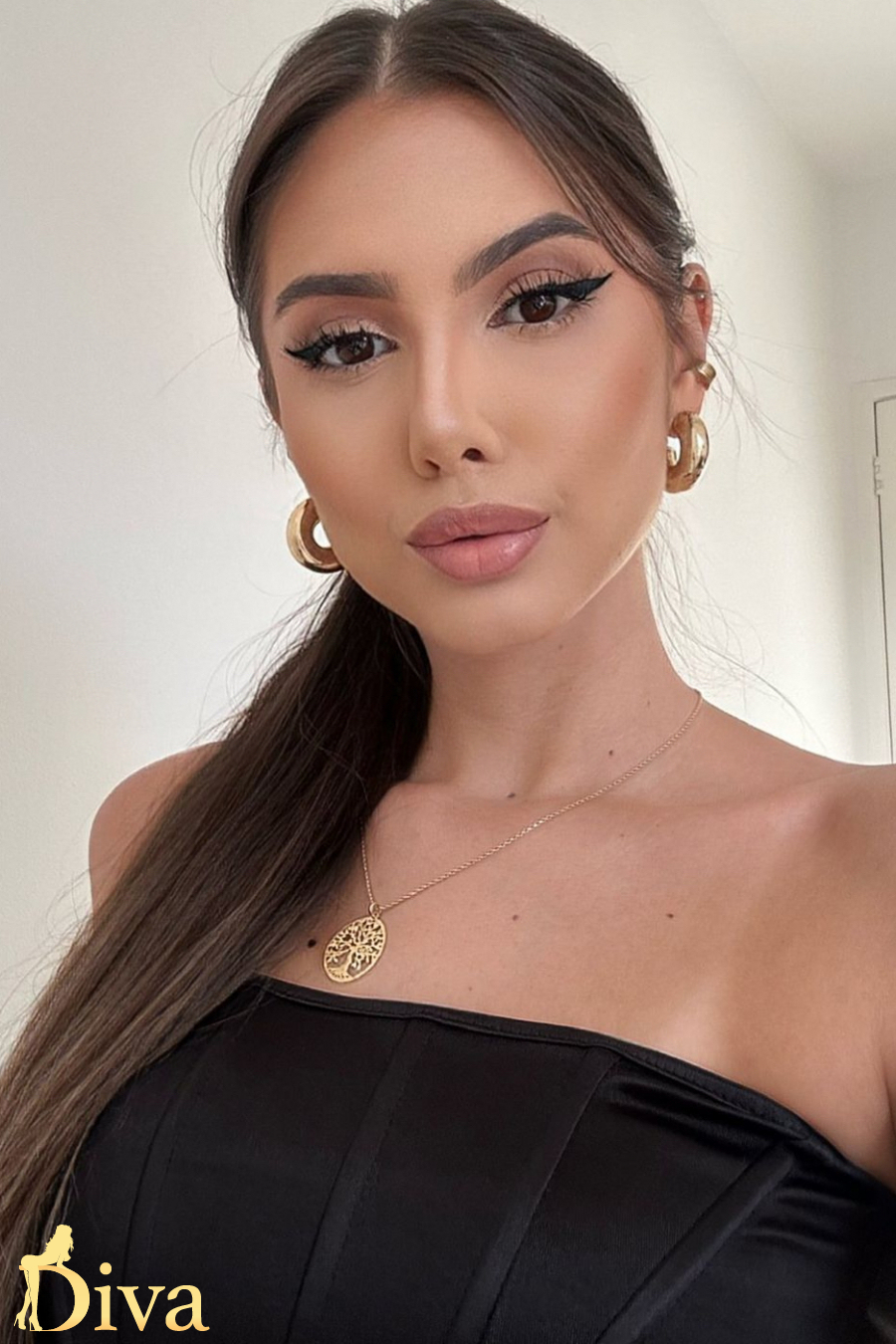 brunette-earls-court-jeren-r17205178512358-0001.jpeg