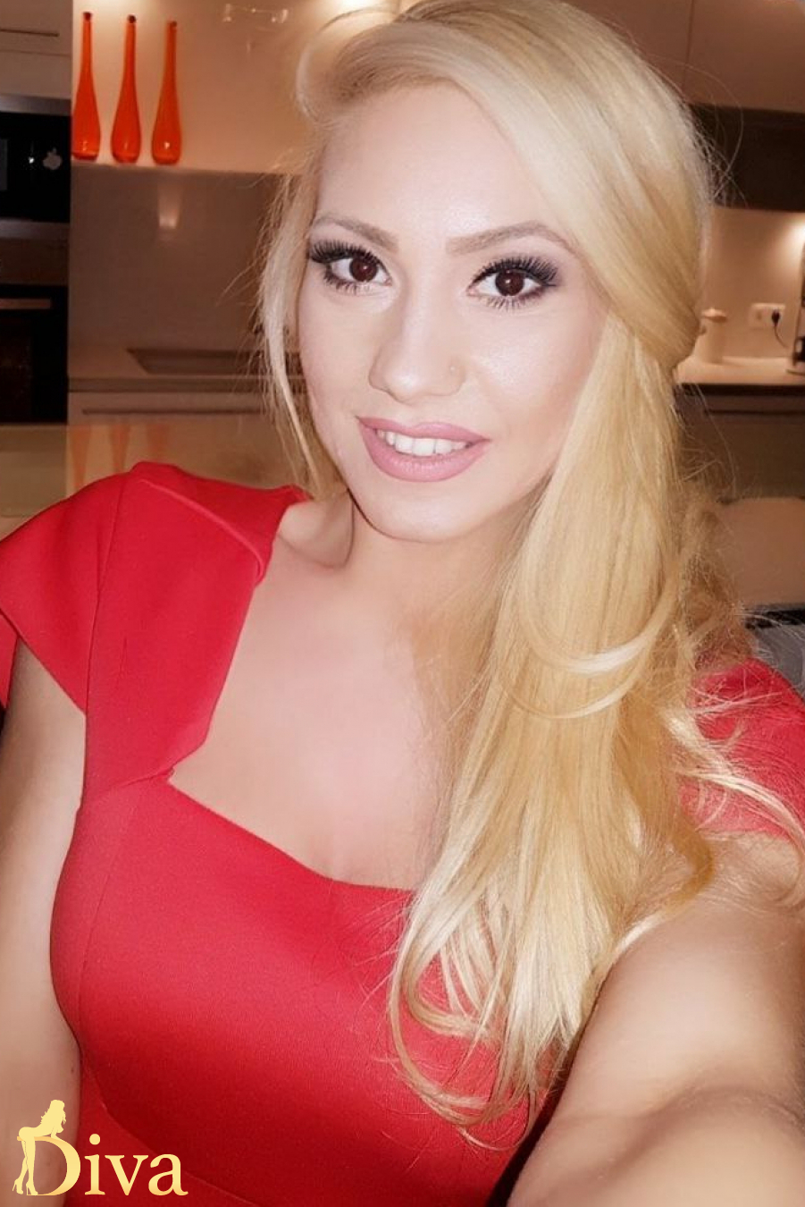blonde-high-street-kensington-south-kensington-knightsbridge-earls-court-gloucester-road-loreley-r16973249890352-0002.jpg