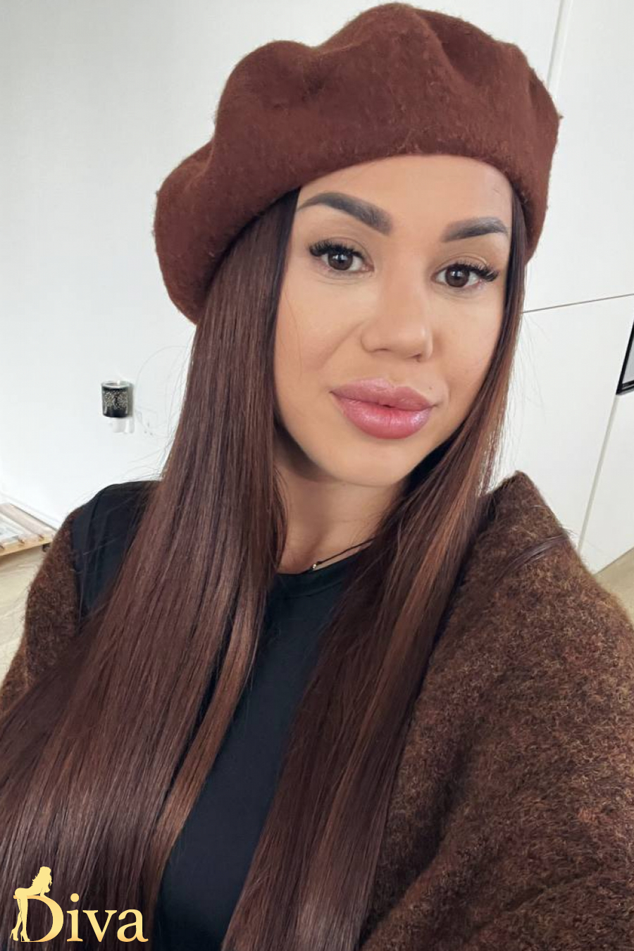 brunette-gloucester-road-earls-court-high-street-kensington-hermine-r17602589246092-0002.jpg