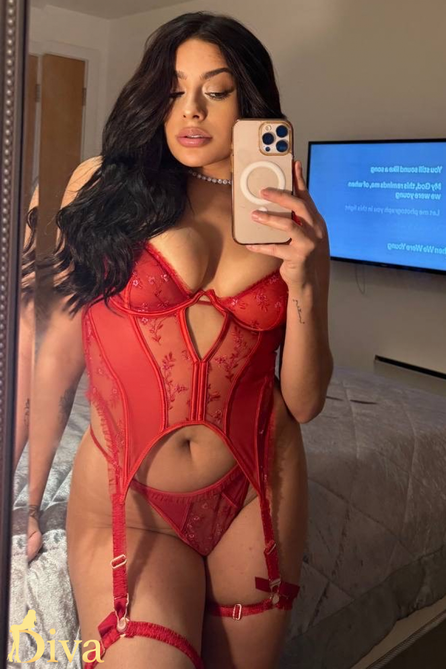 brunette-florika-r17606185560815-0002.jpeg