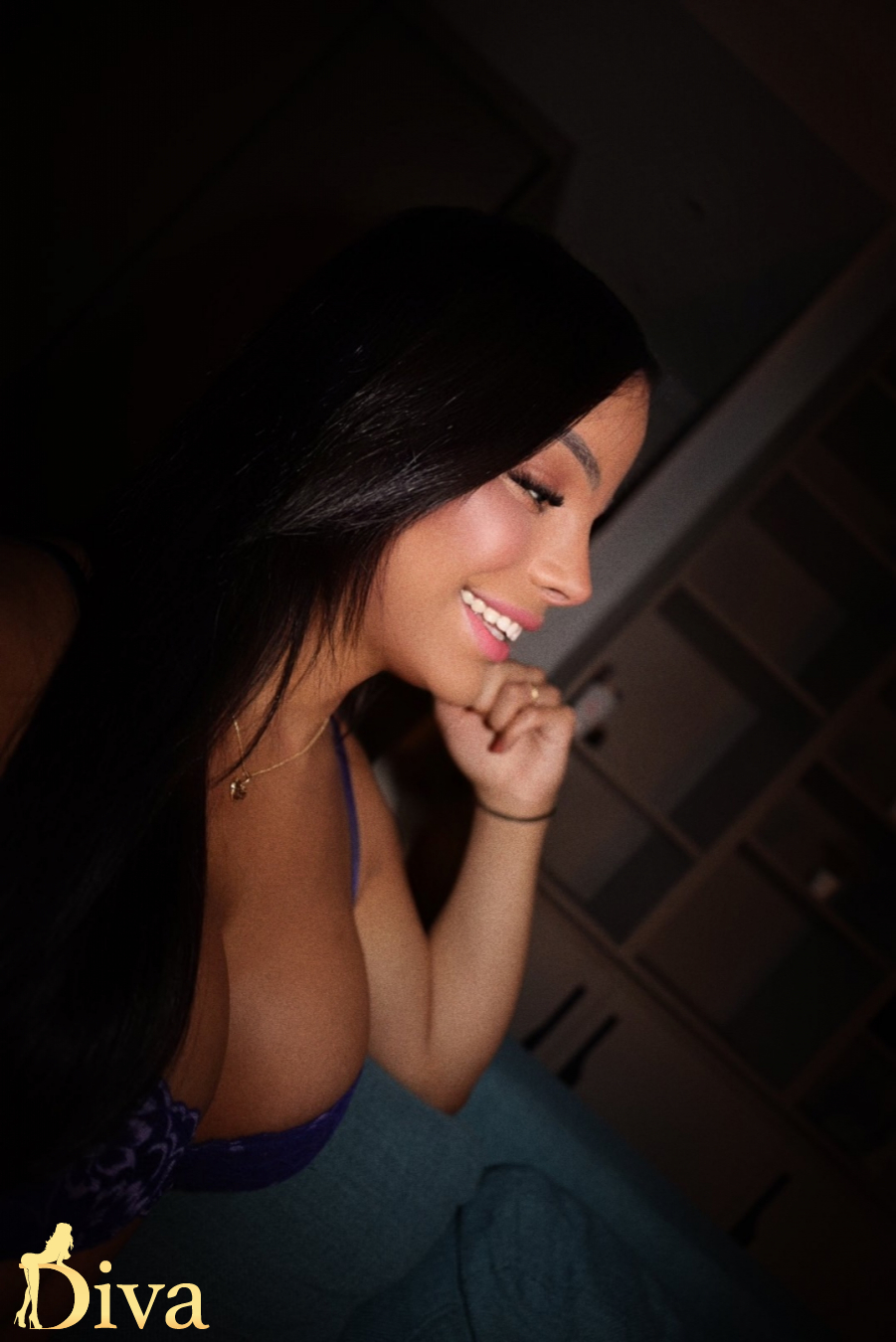 brunette-gloucester-road-high-street-kensington-south-kensington-tenerife-r17812017882919-0001.jpeg