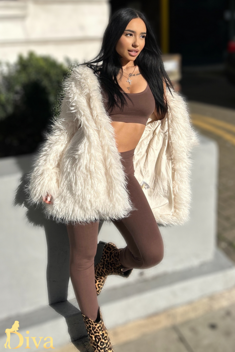 brunette-west-kensington-barons-court-west-brompton-lampa-r17418658641766-0001.jpeg