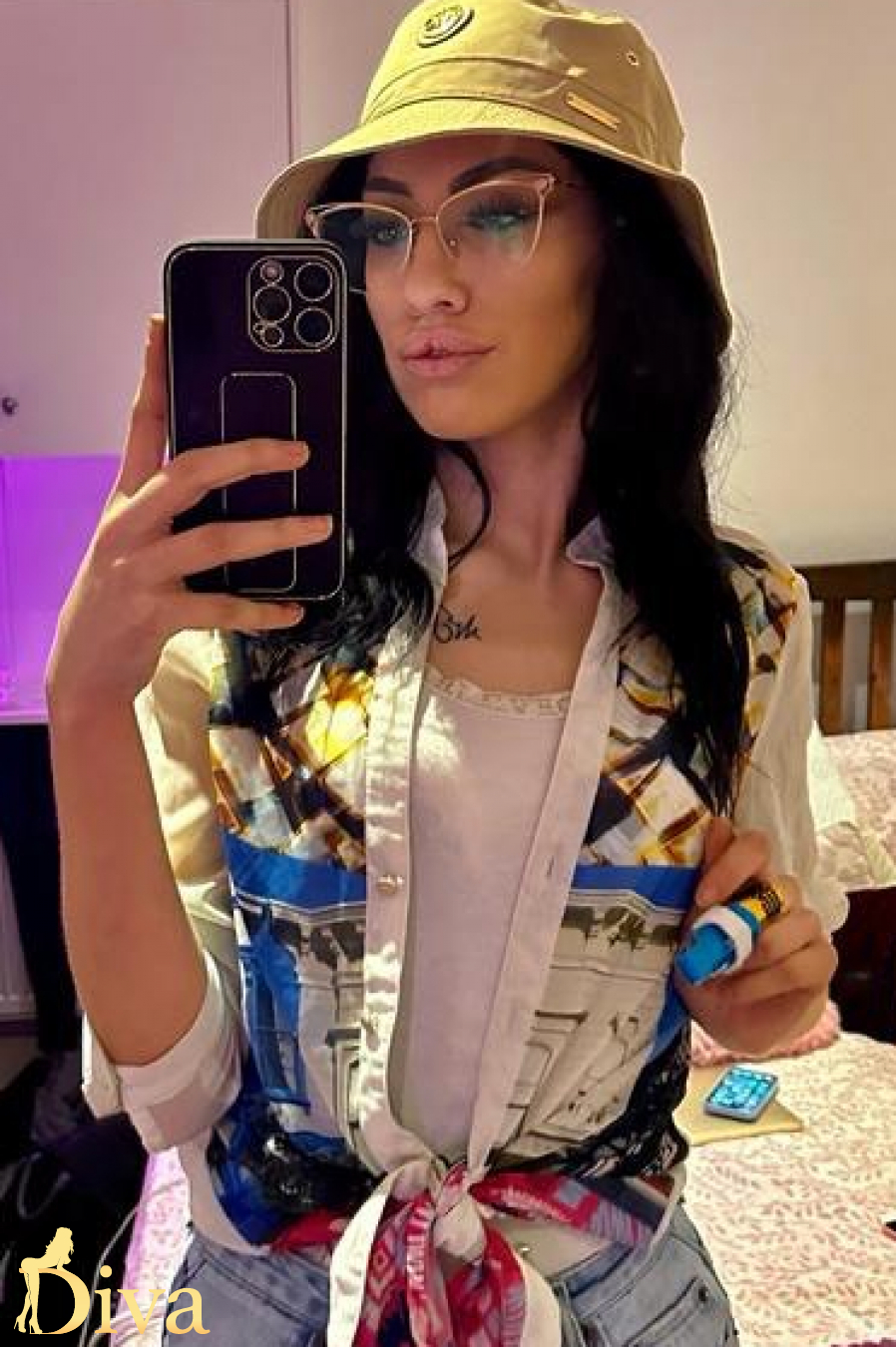 brunette-victoria-pimlico-st-jamess-park-manila-r16987720539726-0001.jpg