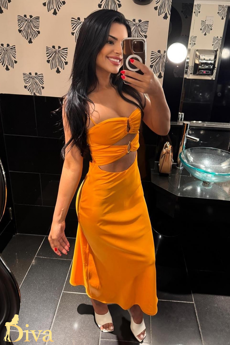 brunette-leicester-square-piccadilly-circus-covent-garden-tottenham-court-road-oxford-circus-ainava-r17714948336687-0002.jpg