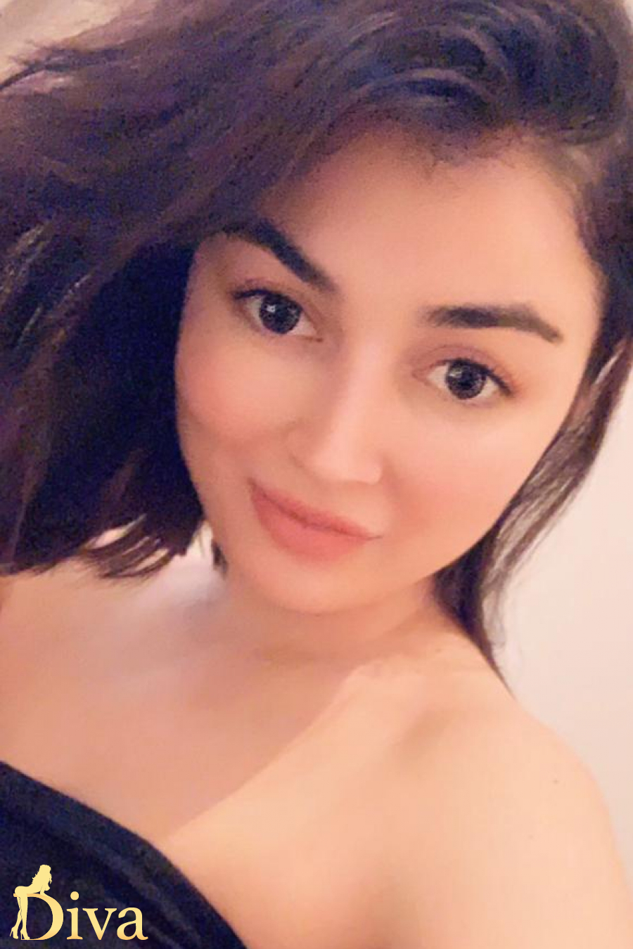 brunette-gloucester-road-earls-court-high-street-kensington-edna-r16974566232444-0002.jpg