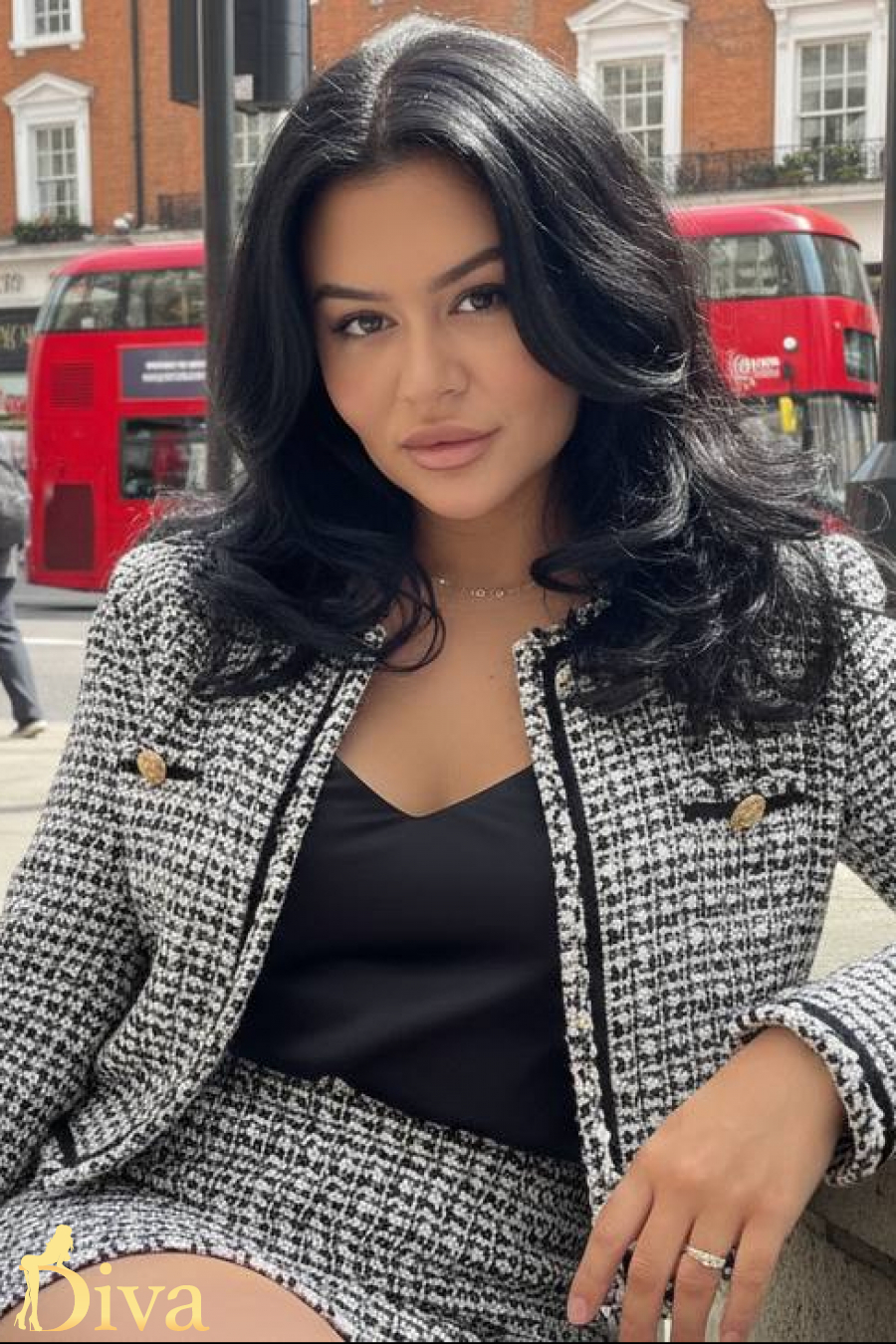 brunette-regents-park-marylebone-baker-street-bond-street-sattelite-r17614921428875-0001.jpg