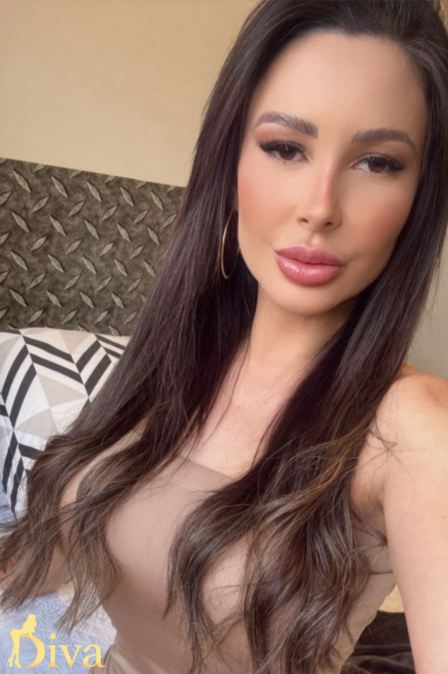 brunette-euston-square-warren-street-euston-lorato-r17749007616060-0003.jpeg