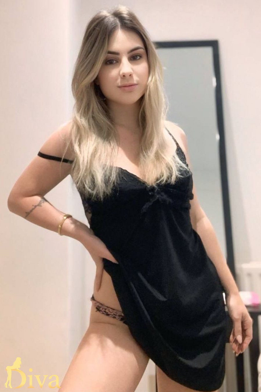 blonde-earls-court-petra-r17309062346963-0002.jpeg