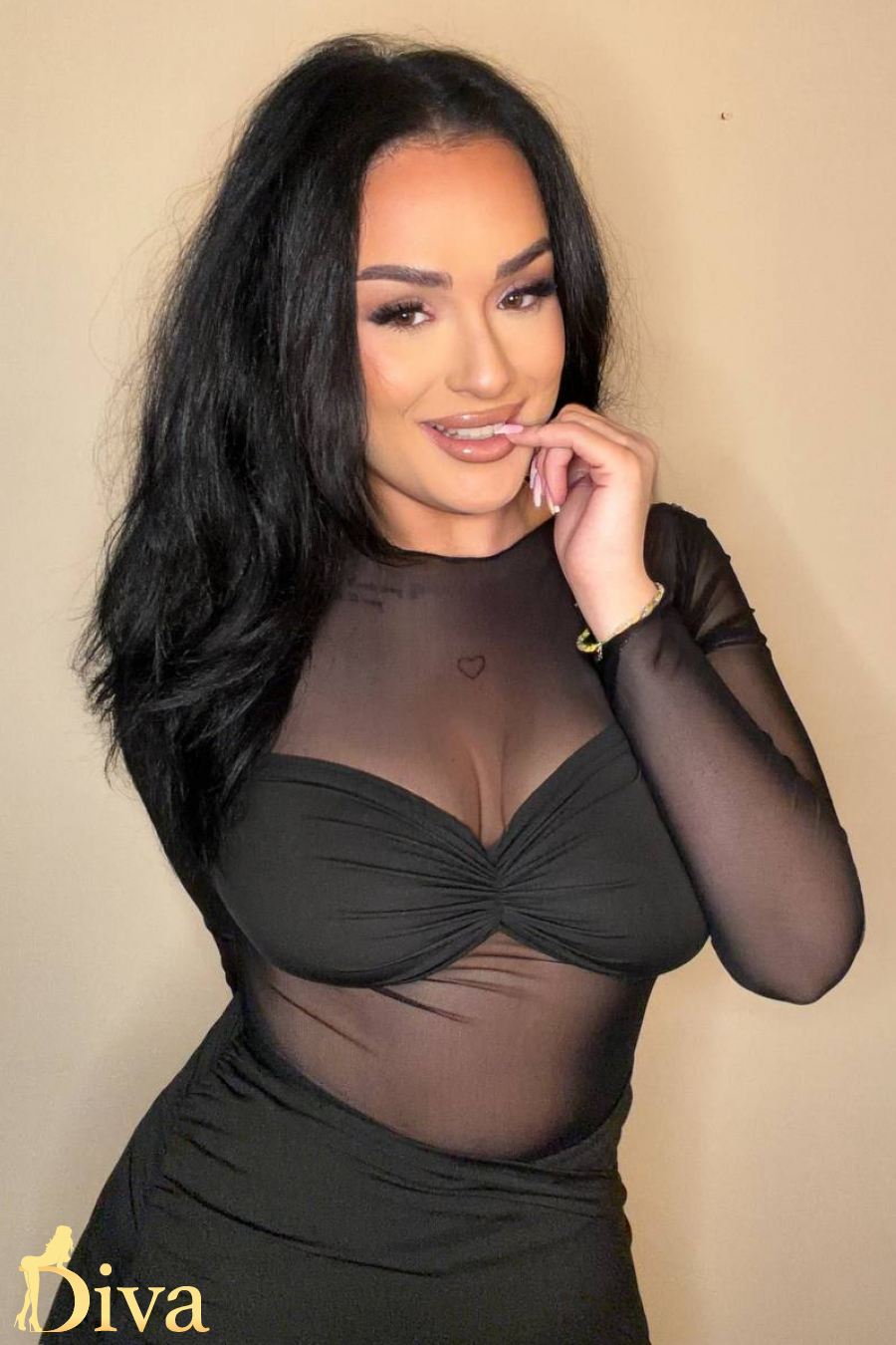brunette-edgware-road-paddington-marylebone-tao-r17668433774123-0001.jpg