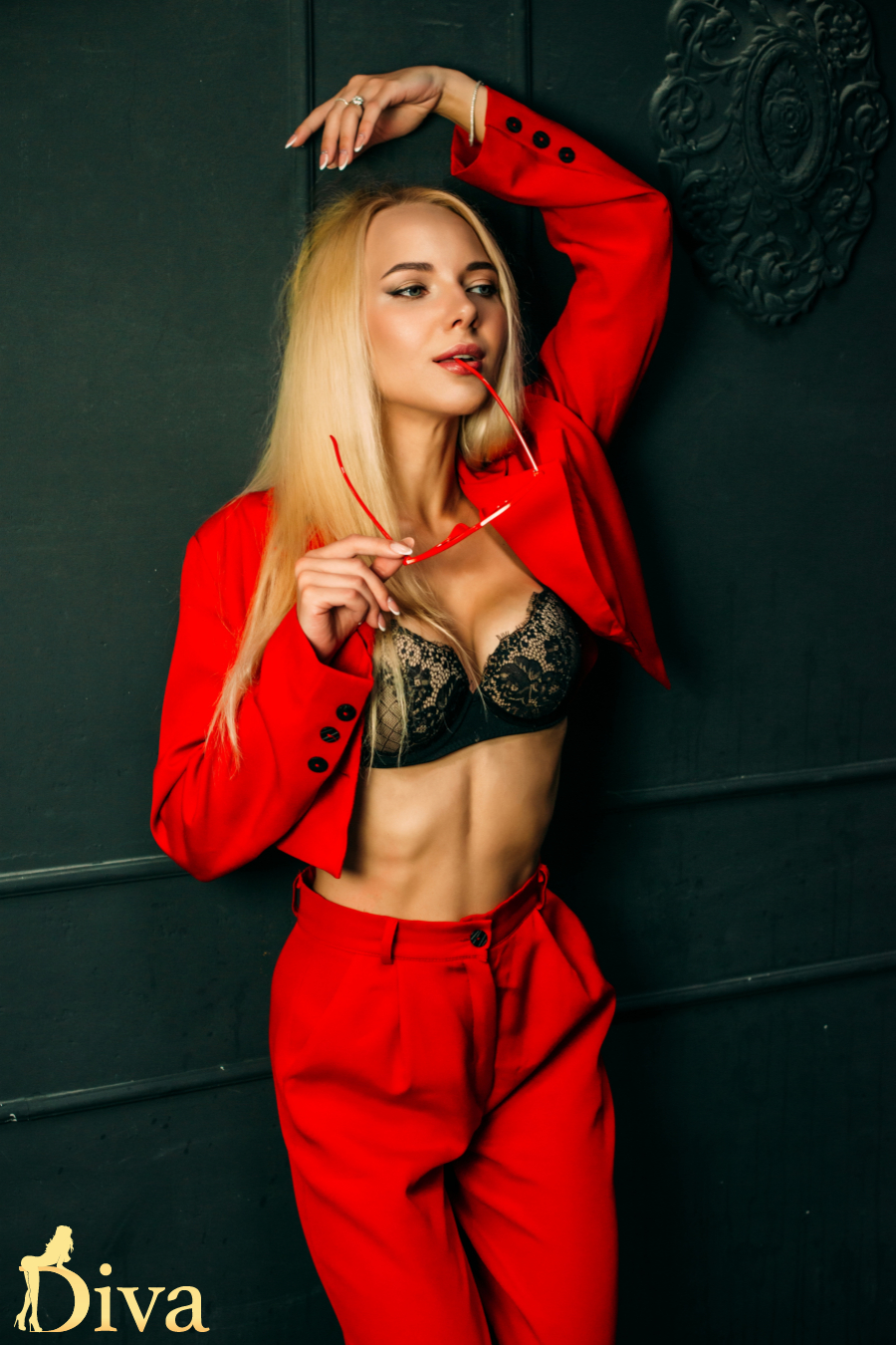 blonde-earls-court-south-kensington-gloucester-road-happiness-r17716082441923-0001.jpg
