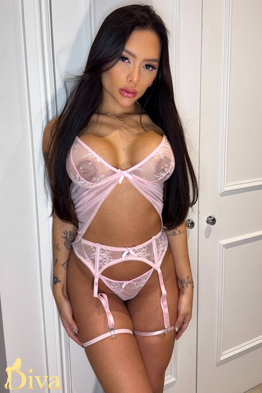 brunette-earls-court-west-kensington-west-brompton-emily-r17647546926115-0001.jpeg