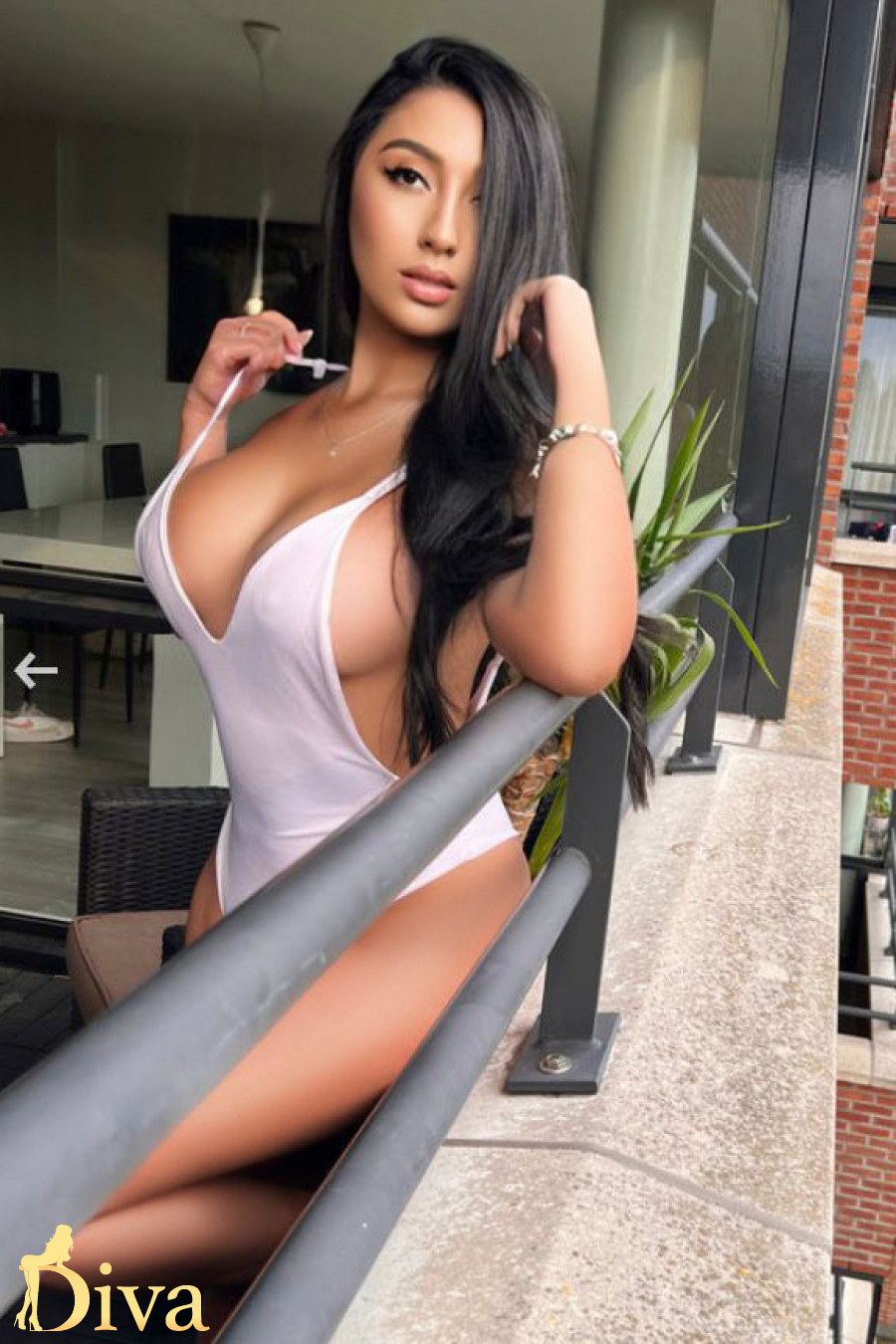 brunette-harriet-r16972770416819-0002.jpeg