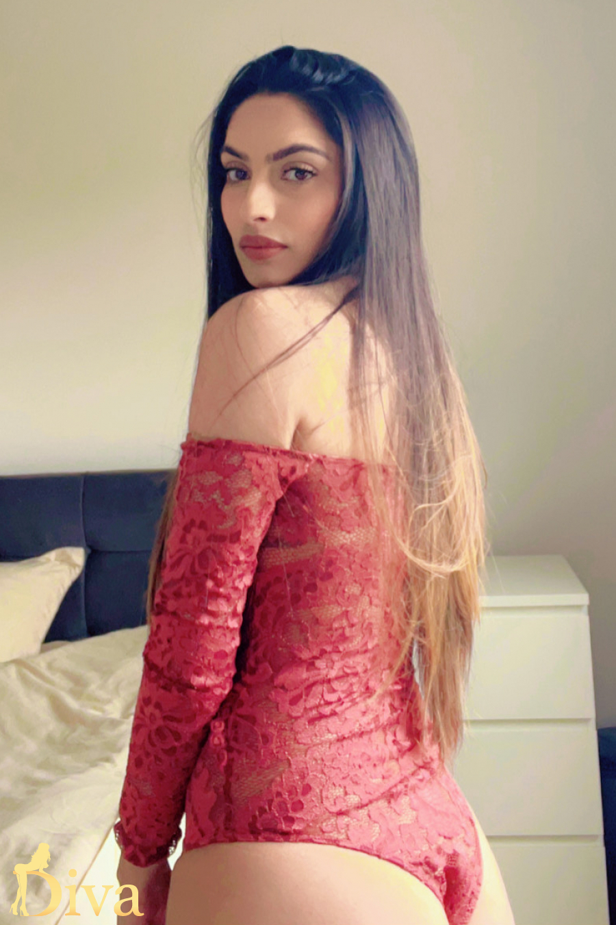 brunette-newbury-park-jarvi-r17465461723302-0003.jpeg