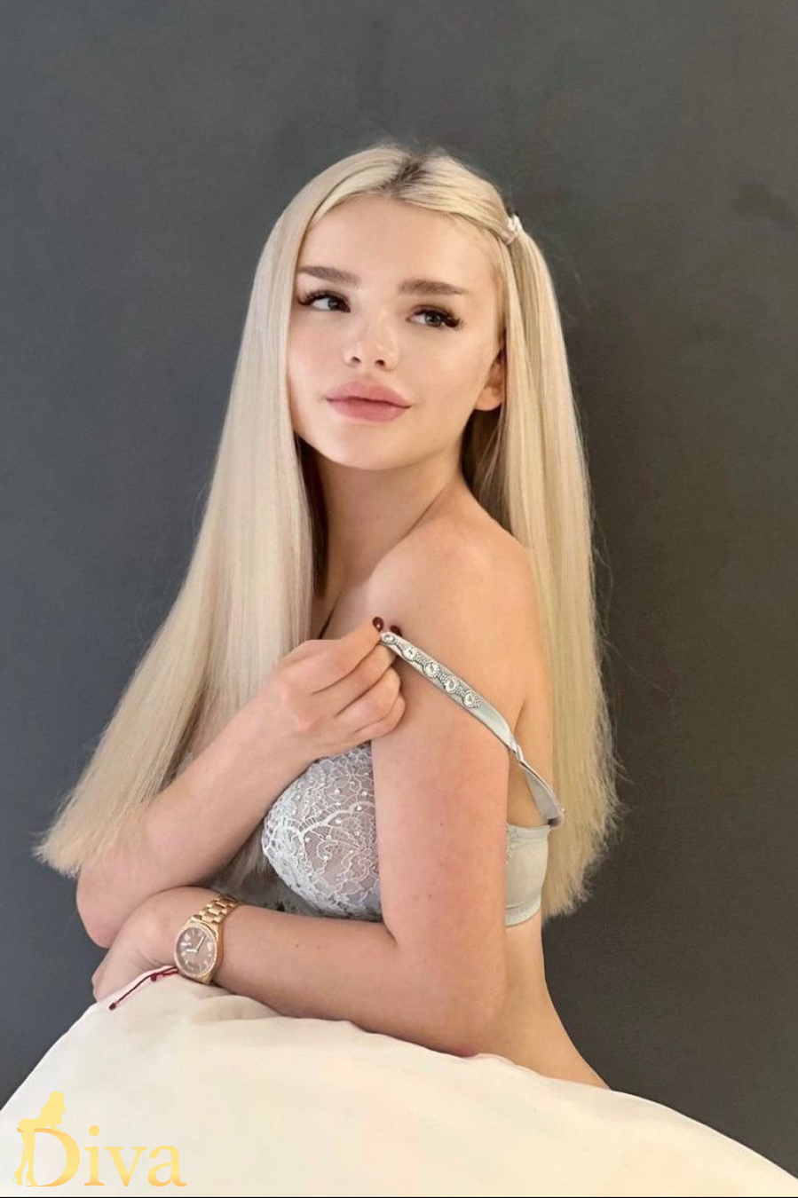 blonde-almond-r16972807468062-0002.jpg