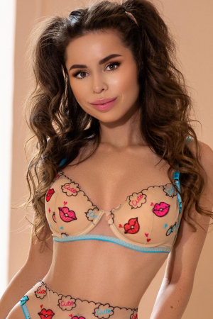 brunette-kensington-olympia-west-kensington-earls-court-kristina-r16973693375208-0003.jpg