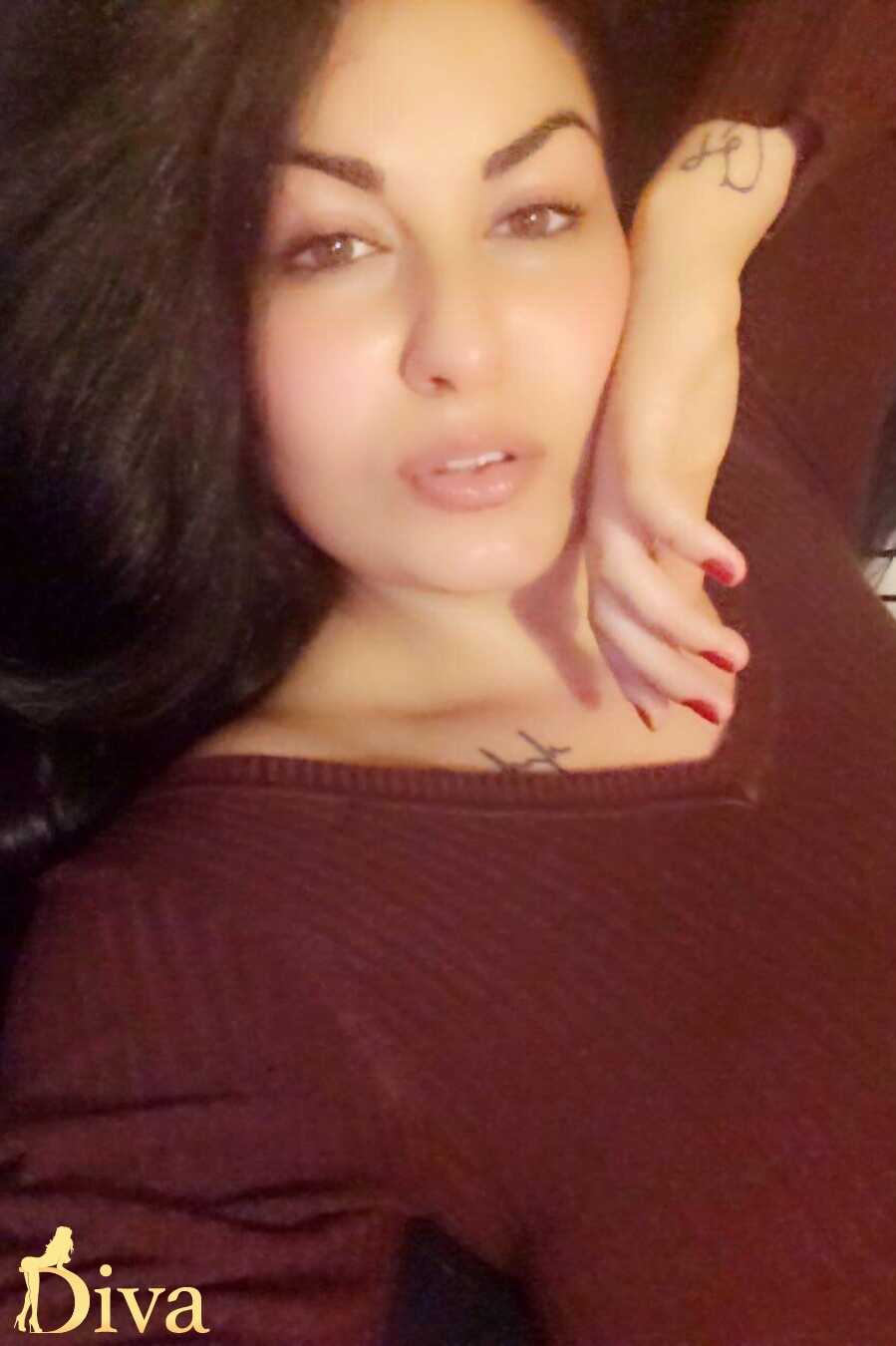 brunette-r16974807718414-0016.jpg