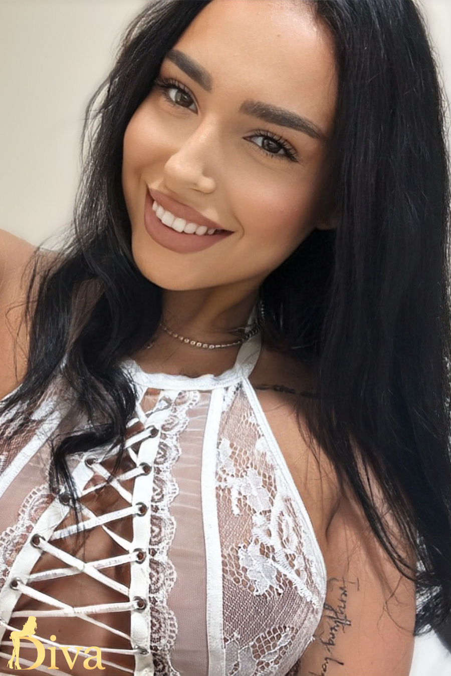 brunette-west-kensington-barons-court-west-brompton-lampa-r17418657991660-0001.jpeg