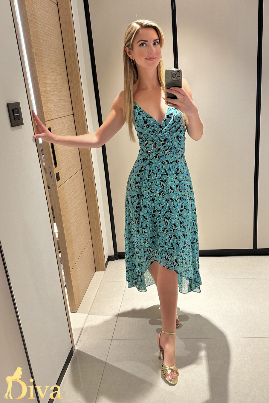 blonde-sloane-square-knightsbridge-south-kensington-essie-r17719563010289-0002.jpg