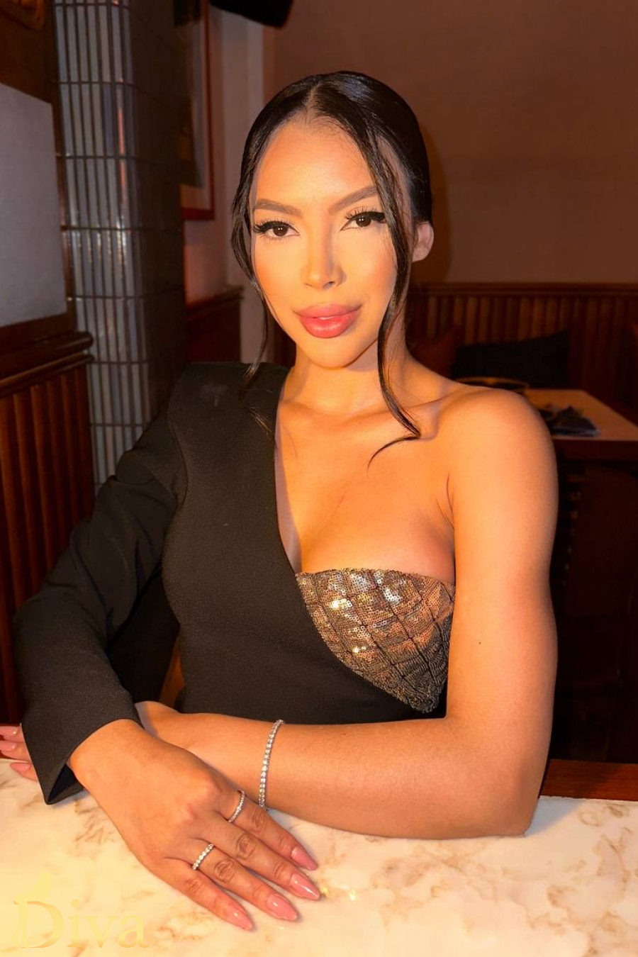 brunette-lambeth-north-jamie-r17602020237129-0004.jpeg