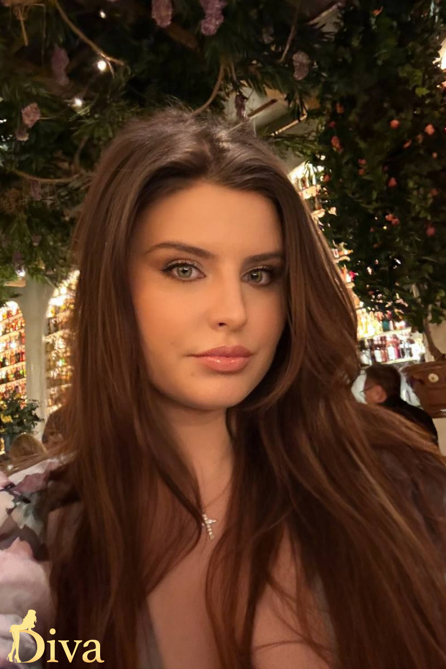 brunette-bayswater-queensway-notting-hill-gate-royal-oak-malena-r17794395802687-0001.jpg