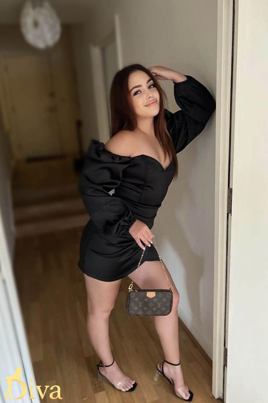 brunette-gloucester-road-earls-court-high-street-kensington-coco-r16973710151482-0005.jpg