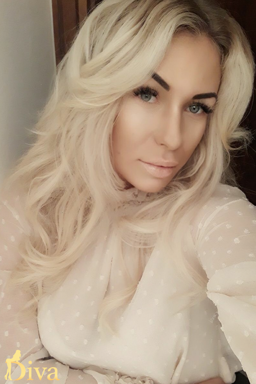 blonde-alayna-r16975339007435-0001.jpg
