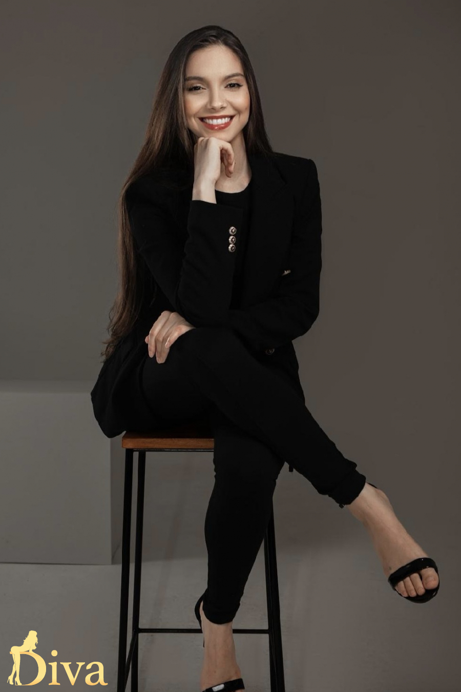 brunette-edgware-road-marble-arch-paddington-kunala-r17002140104865-0002.jpg