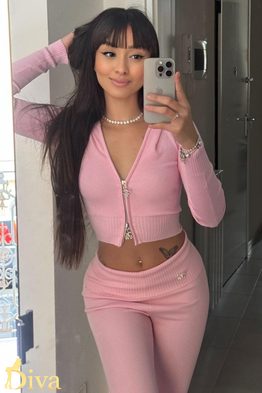 brunette-south-kensington-knightsbridge-sloane-square-gilma-r17594215533700-0002.jpg