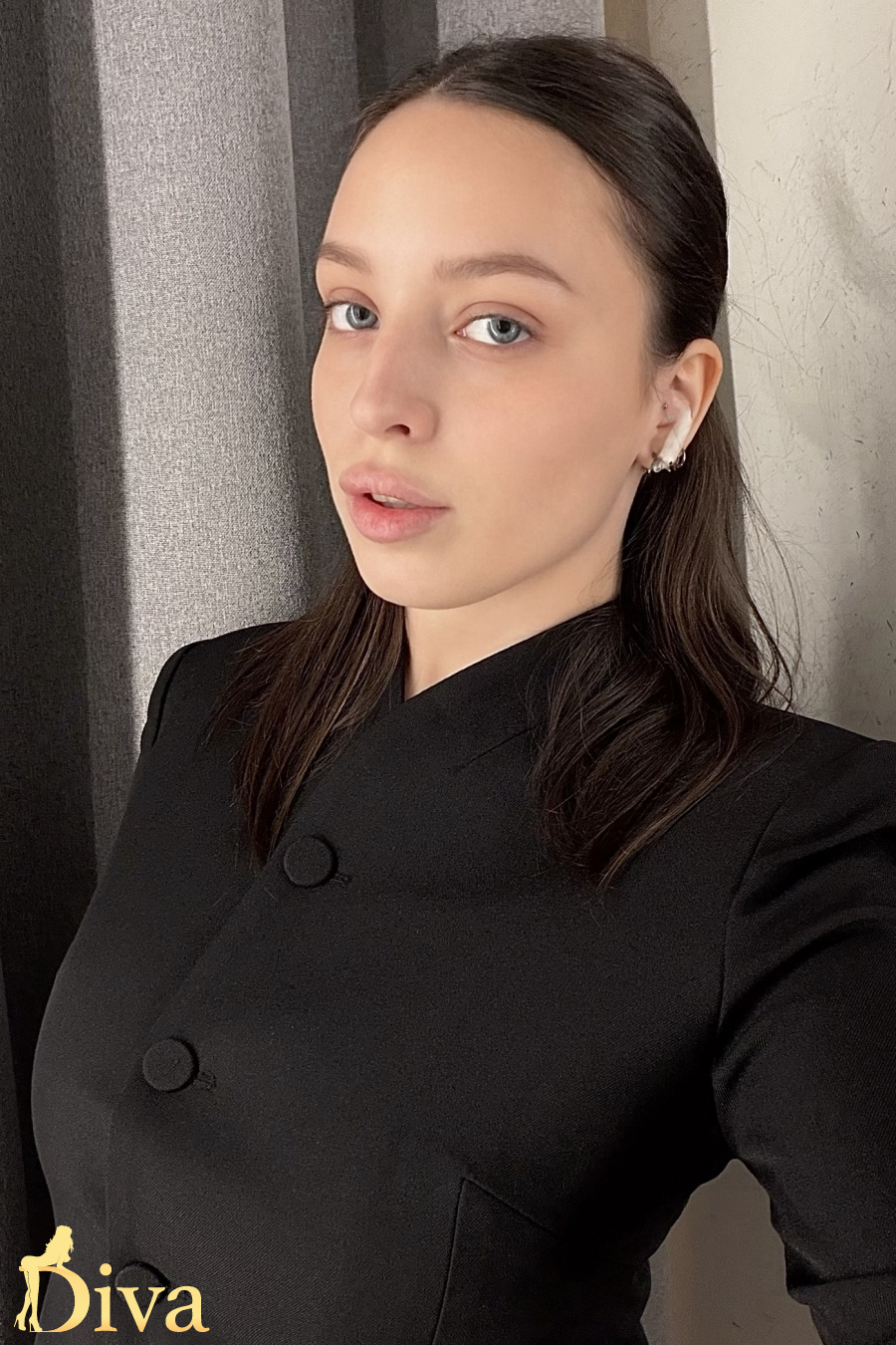 brunette-earls-court-ogneslava-r17755649941519-0001.jpg