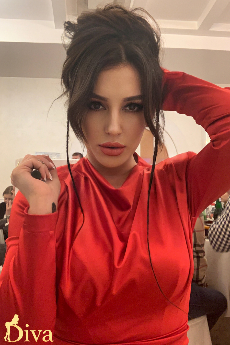 brunette-green-park-seleya-r17132066196463-0001.jpeg